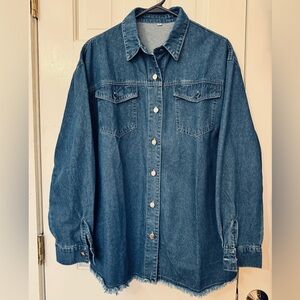 *SOLD* Denim Button Down Shirt Women’s Size M Bloused Sleeves Soft Frayed Edge